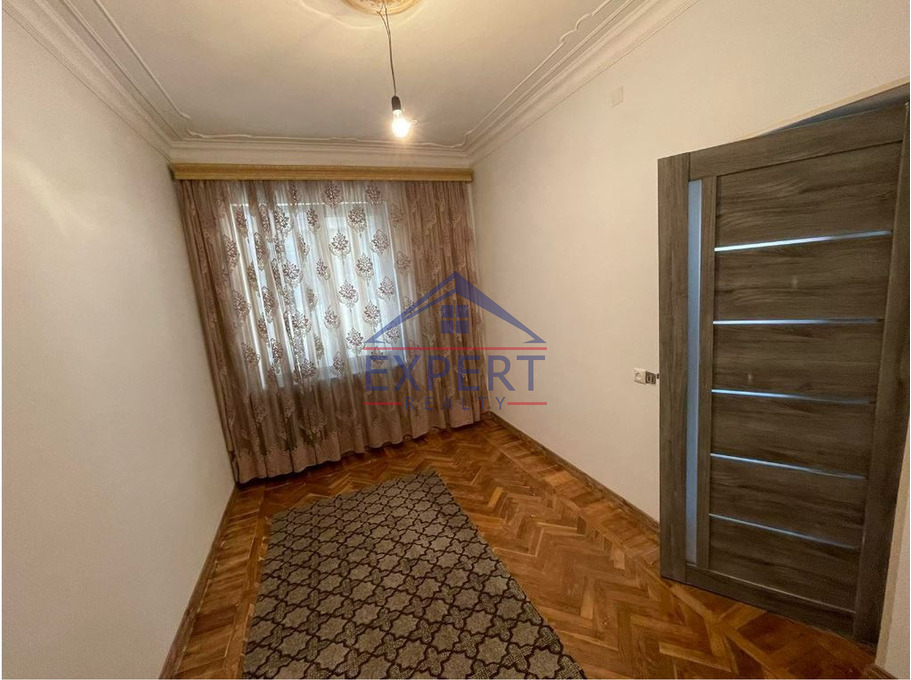 ՄԱԼԱԹԻԱ ՍԵԲԱՍՏԻԱ, ՔՈՒՉԱԿԻ ՓՈՂՈՑ, 4 ՍԵՆՅԱԿ