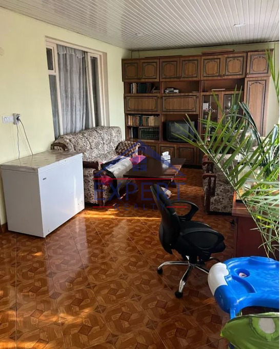 ՄԱԼԱԹԻԱ ՍԵԲԱՍՏԻԱ, ՏԻՉԻՆԱ ՓՈՂՈՑ, 4 ՍԵՆՅԱԿ