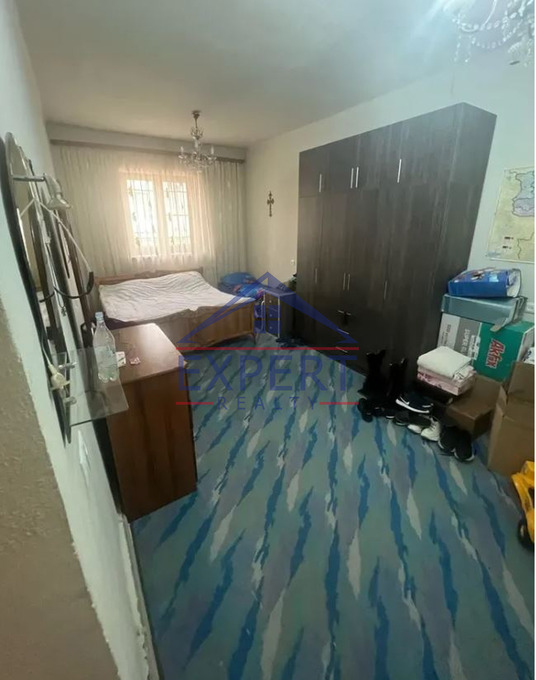 ՄԱԼԱԹԻԱ ՍԵԲԱՍՏԻԱ, ՏԻՉԻՆԱ ՓՈՂՈՑ, 4 ՍԵՆՅԱԿ