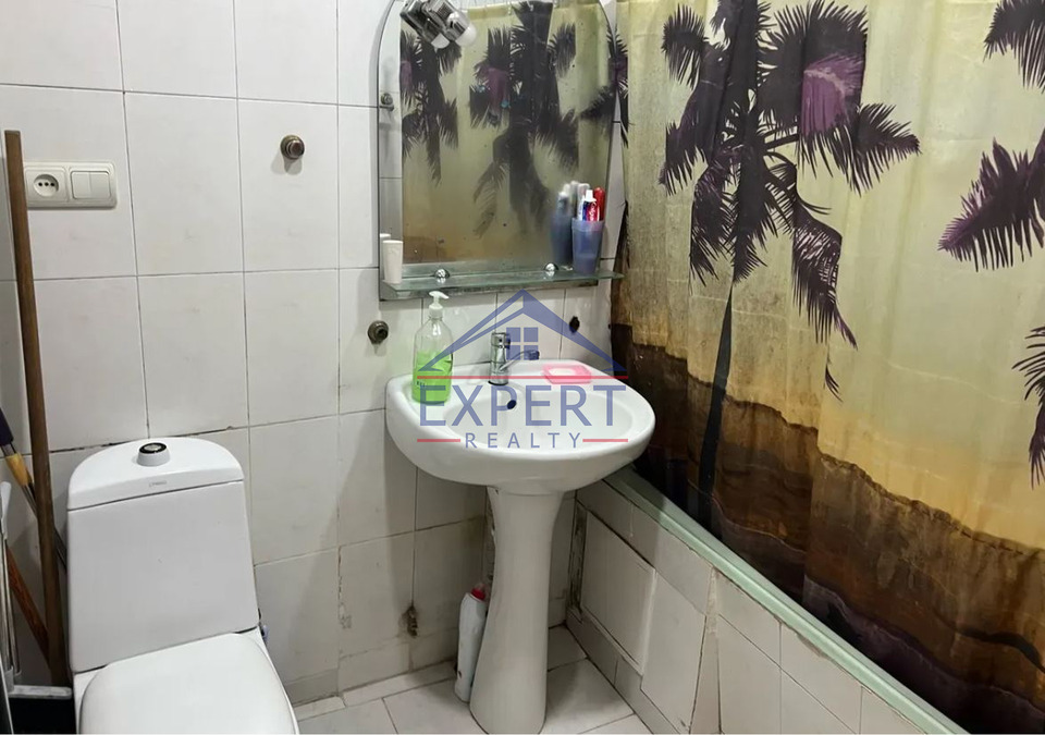 ՄԱԼԱԹԻԱ ՍԵԲԱՍՏԻԱ, ՏԻՉԻՆԱ ՓՈՂՈՑ, 4 ՍԵՆՅԱԿ