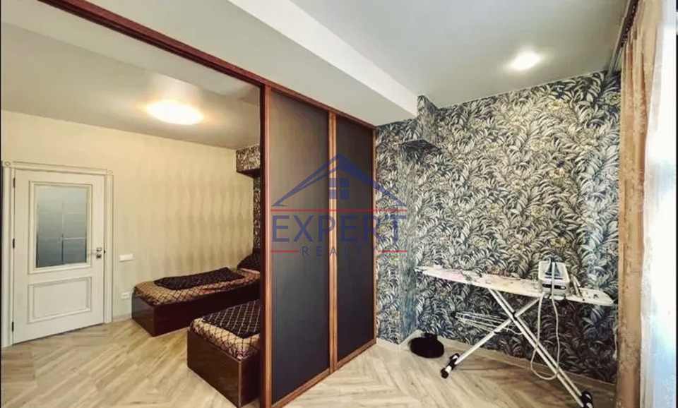 ԿԵՆՏՐՈՆ․ ՄՈՎՍԵՍ ԽՈՐԵՆԱՑԻ,4 ՍԵՆՅԱԿ
