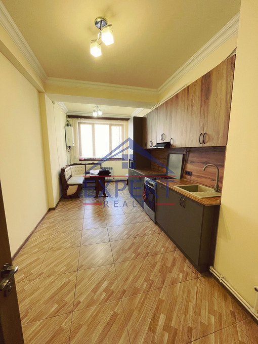 ԱՐԱԲԿԻՐ, ՎԻԿՏՈՐ ՀԱՄԲԱՐՁՈՒՄՅԱՆ, 3 ՍԵՆՅԱԿ