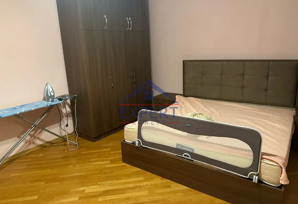 ԿԵՆՏՐՈՆ, ԱԼԵՔ ՄԱՆՈՒԿՅԱՆ ՓՈՂՈՑ, 4 ՍԵՆՅԱԿ