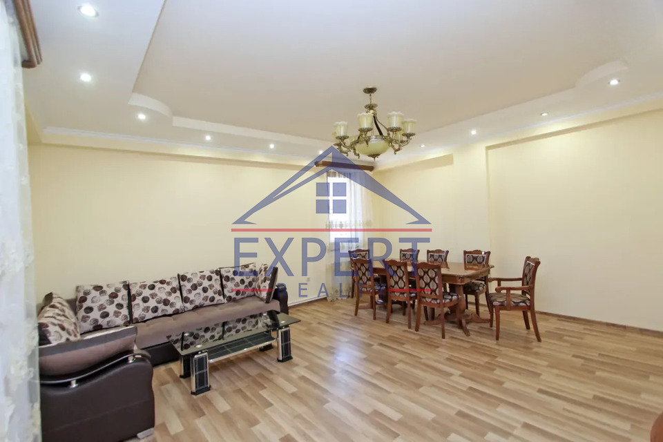 ԱՐԱԲԿԻՐ, ՎԻԿՏՈՐ ՀԱՄԲԱՐՁՈՒՄՅԱՆ, 3 ՍԵՆՅԱԿ