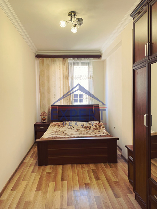 ԱՐԱԲԿԻՐ, ՎԻԿՏՈՐ ՀԱՄԲԱՐՁՈՒՄՅԱՆ, 3 ՍԵՆՅԱԿ