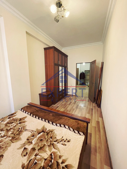 ԱՐԱԲԿԻՐ, ՎԻԿՏՈՐ ՀԱՄԲԱՐՁՈՒՄՅԱՆ, 3 ՍԵՆՅԱԿ