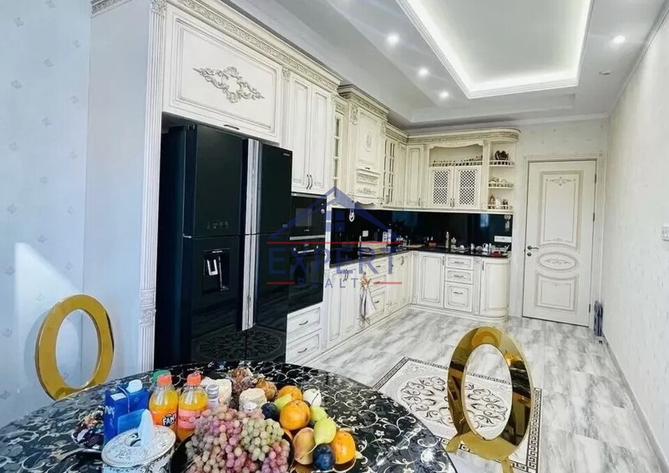 ԿԵՆՏՐՈՆ, ՌՈՍՏՈՄԻ ՓՈՂՈՑ, 3 ՍԵՆՅԱԿ