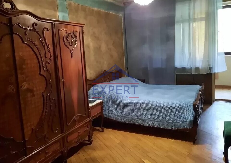 ԿԵՆՏՐՈՆ, ՀԵՐԱՑՈՒ ՓՈՂՈՑ, 3 ՍԵՆՅԱԿ