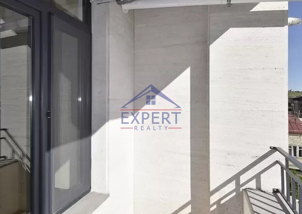 ԿԵՆՏՐՈՆ, ՆԱԼԲԱՆԴՅԱՆ ՓՈՂՈՑ, 3 ՍԵՆՅԱԿ