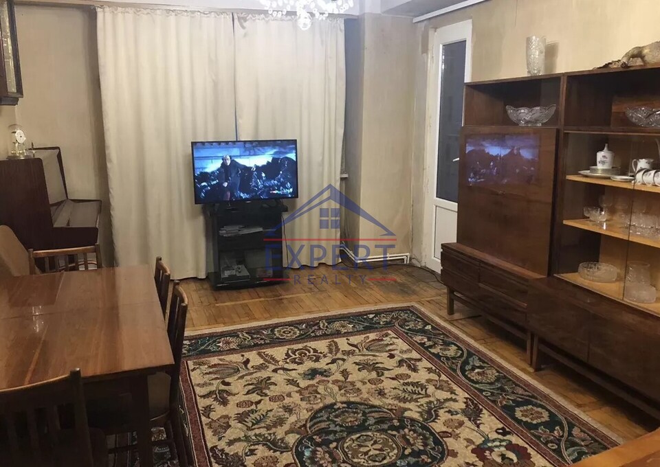 ԿԵՆՏՐՈՆ, ՊՈՒՇԿԻՆ ՓՈՂՈՑ, 3 ՍԵՆՅԱԿ