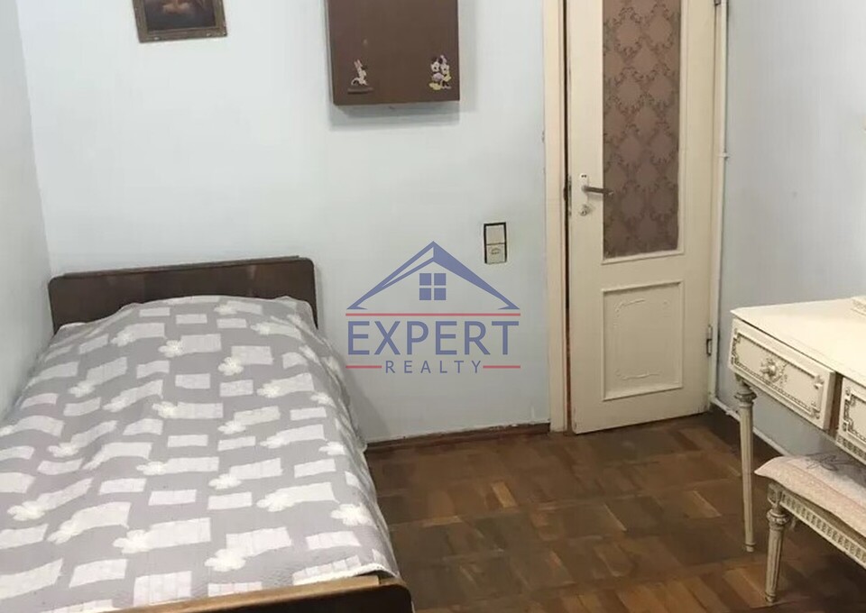 ԿԵՆՏՐՈՆ, ՊՈՒՇԿԻՆ ՓՈՂՈՑ, 3 ՍԵՆՅԱԿ