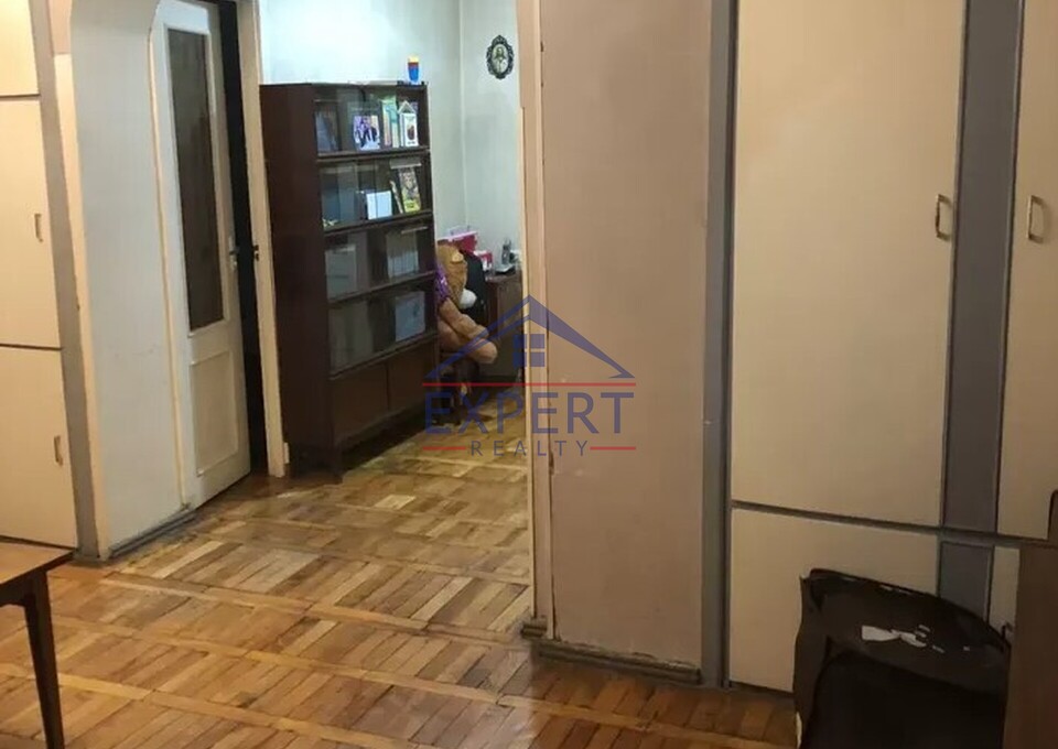 ԿԵՆՏՐՈՆ, ՊՈՒՇԿԻՆ ՓՈՂՈՑ, 3 ՍԵՆՅԱԿ