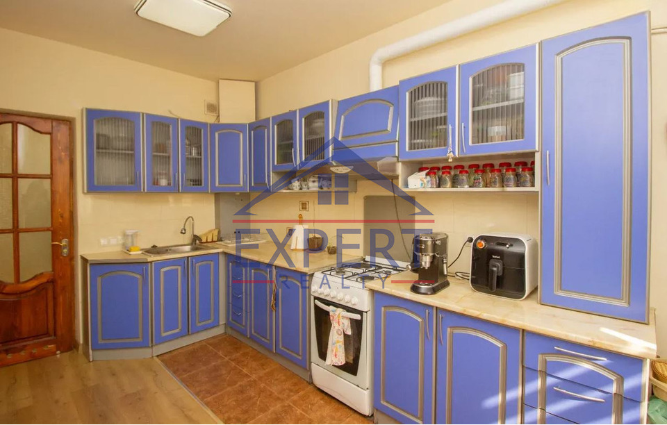 ԿԵՆՏՐՈՆ, ՍԱՐՅԱՆ ՓՈՂՈՑ, 3 ՍԵՆՅԱԿ