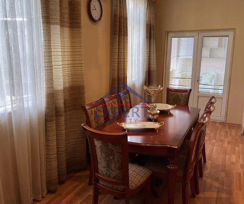 ԿԵՆՏՐՈՆ, ԿՈՐՅՈՒՆԻ ՓՈՂՈՑ, 3 ՍԵՆՅԱԿ