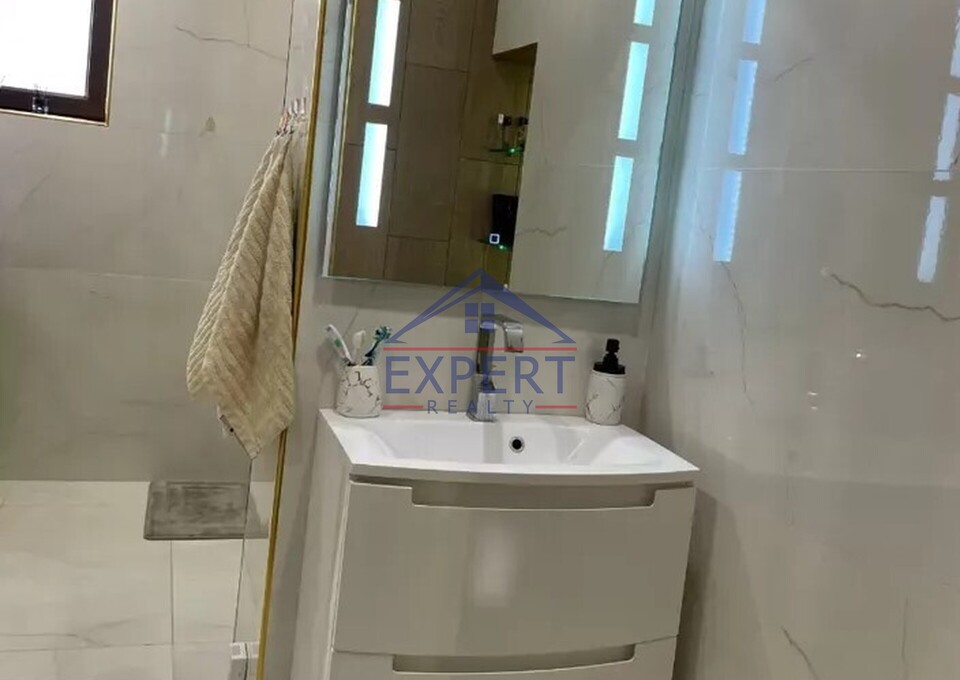 ԿԵՆՏՐՈՆ, ՏԻԳՐԱՆ ՄԵԾԻ ՊՈՂՈՏԱ, 3 ՍԵՆՅԱԿ