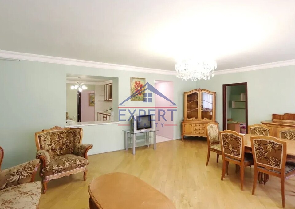 ԿԵՆՏՐՈՆ, ՄԱՇՏՈՑԻ ՊՈՂՈՏԱ, 3 ՍԵՆՅԱԿ