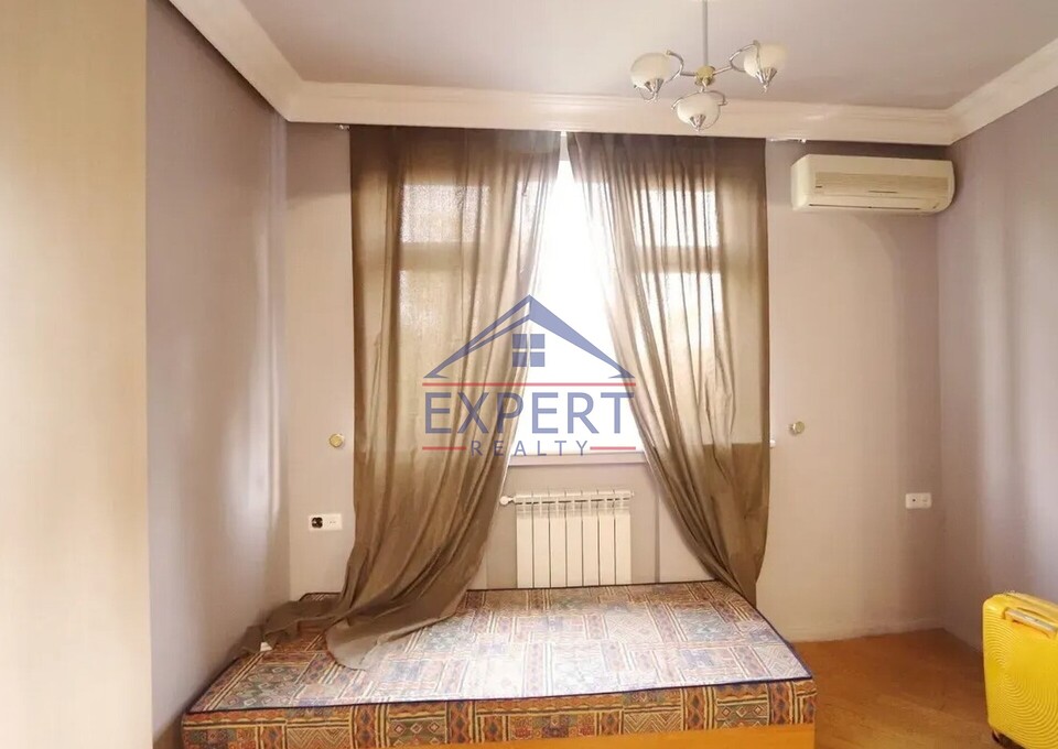 ԿԵՆՏՐՈՆ, ՄԱՇՏՈՑԻ ՊՈՂՈՏԱ, 3 ՍԵՆՅԱԿ