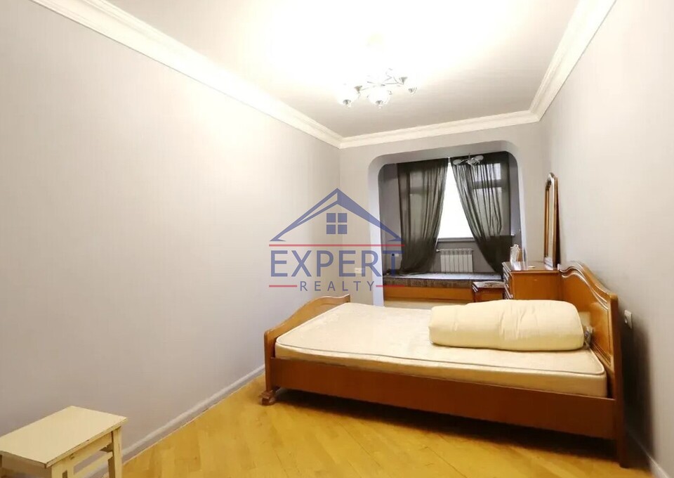 ԿԵՆՏՐՈՆ, ՄԱՇՏՈՑԻ ՊՈՂՈՏԱ, 3 ՍԵՆՅԱԿ