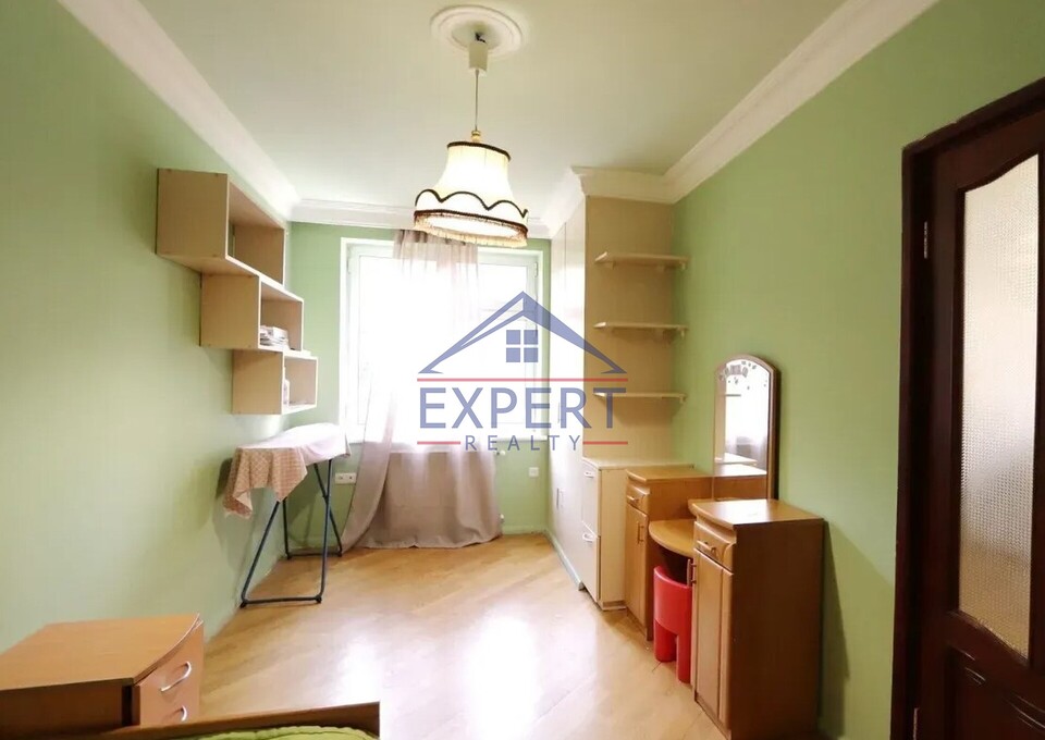 ԿԵՆՏՐՈՆ, ՄԱՇՏՈՑԻ ՊՈՂՈՏԱ, 3 ՍԵՆՅԱԿ