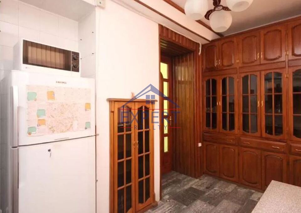 ԿԵՆՏՐՈՆ, ՏԻԳՐԱՆ ՄԵԾԻ ՊՈՂՈՏԱ, 3 ՍԵՆՅԱԿ