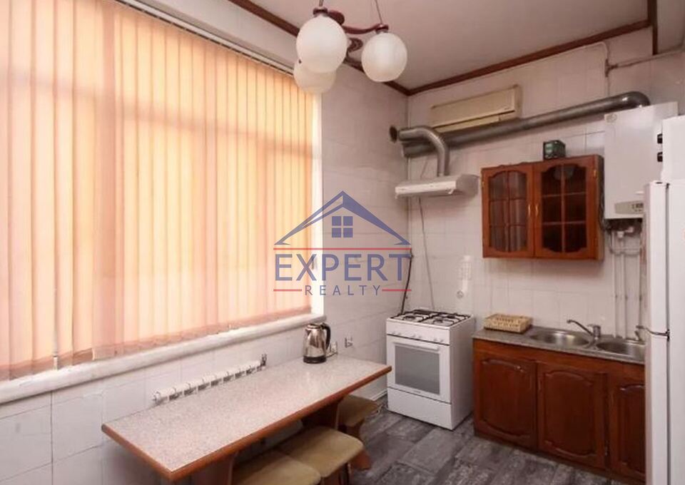 ԿԵՆՏՐՈՆ, ՏԻԳՐԱՆ ՄԵԾԻ ՊՈՂՈՏԱ, 3 ՍԵՆՅԱԿ