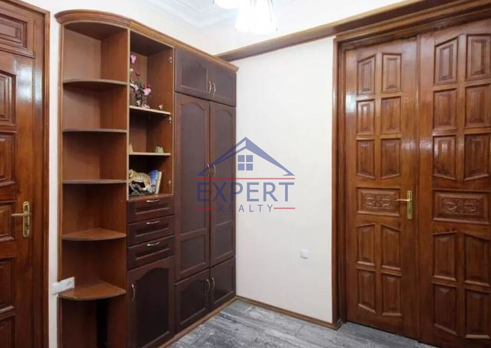 ԿԵՆՏՐՈՆ, ՏԻԳՐԱՆ ՄԵԾԻ ՊՈՂՈՏԱ, 3 ՍԵՆՅԱԿ