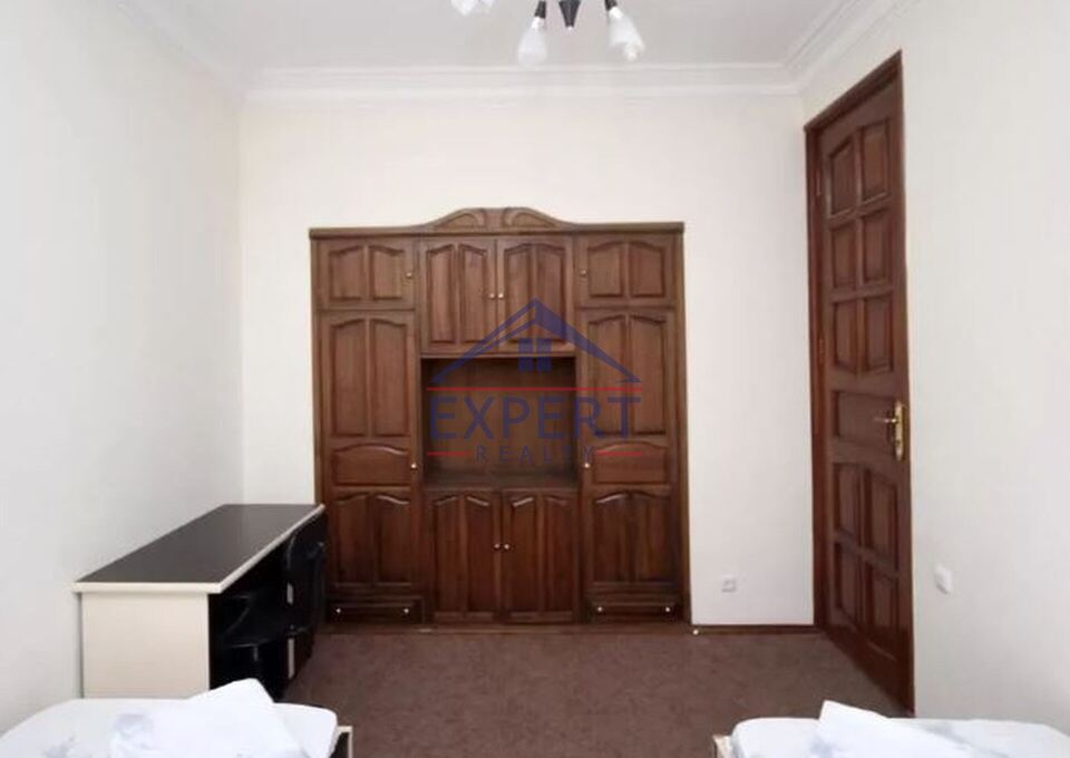 ԿԵՆՏՐՈՆ, ՏԻԳՐԱՆ ՄԵԾԻ ՊՈՂՈՏԱ, 3 ՍԵՆՅԱԿ