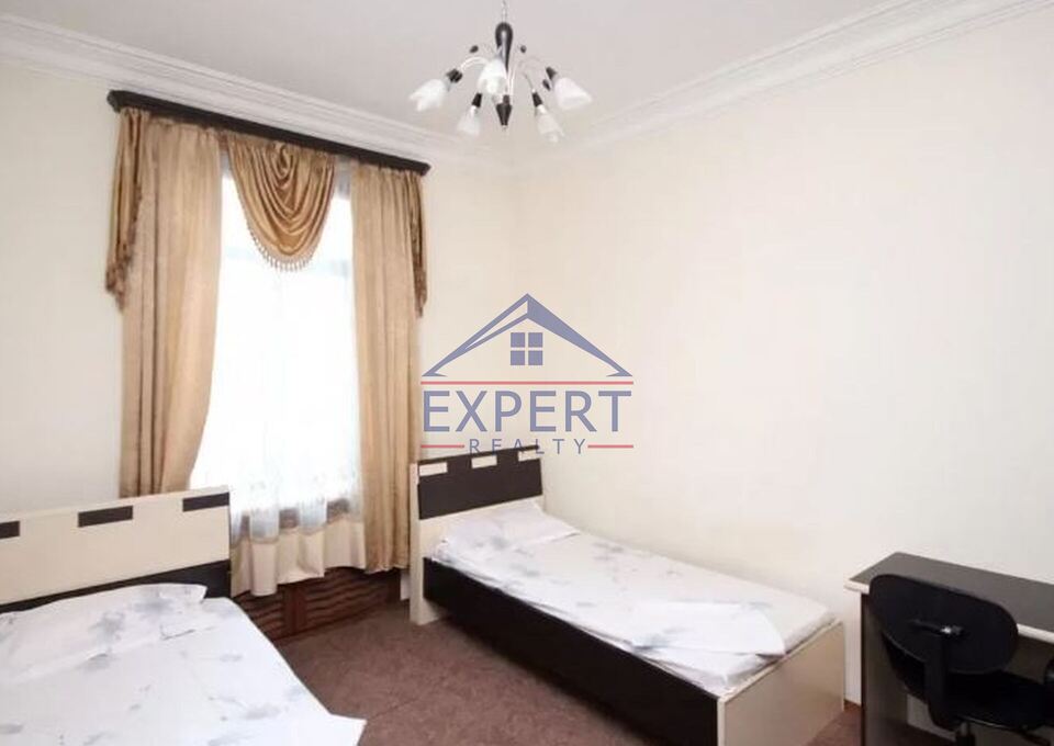 ԿԵՆՏՐՈՆ, ՏԻԳՐԱՆ ՄԵԾԻ ՊՈՂՈՏԱ, 3 ՍԵՆՅԱԿ