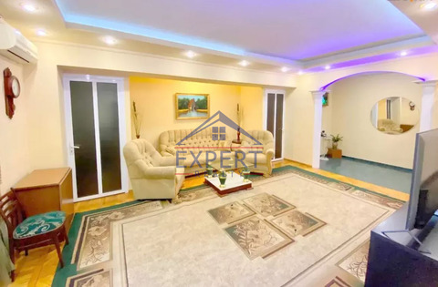 ԿԵՆՏՐՈՆ, ՄԱՇՏՈՑԻ ՊՈՂՈՏԱ, 3 ՍԵՆՅԱԿ