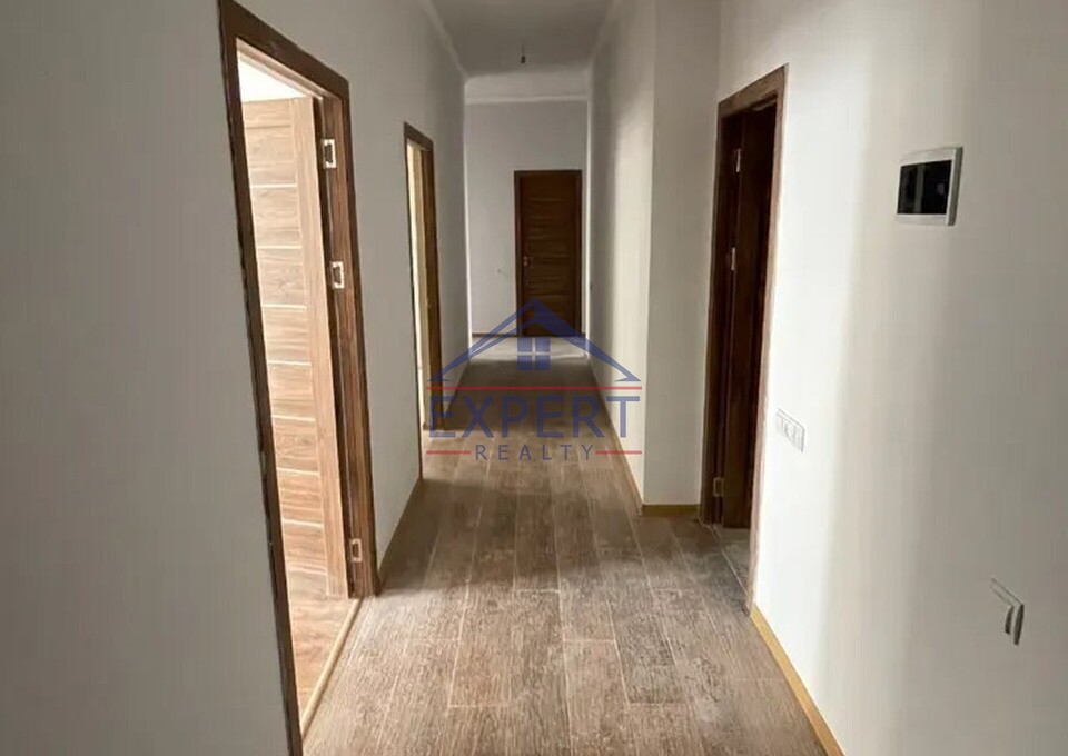 ԿԵՆՏՐՈՆ, ՄՈՆԹԵ ՄԵԼՔՈՆՅԱՆ ՓՈՂՈՑ, 3 ՍԵՆՅԱԿ