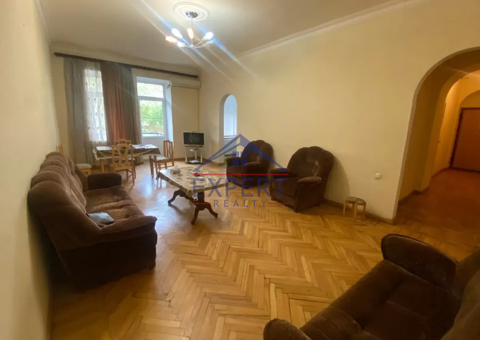 ԿԵՆՏՐՈՆ, ՄԱՇՏՈՑԻ ՊՈՂՈՏԱ, 3 ՍԵՆՅԱԿ