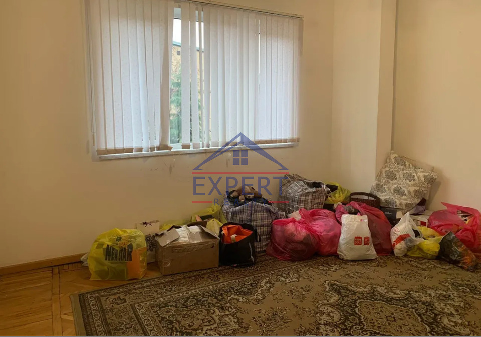 ԿԵՆՏՐՈՆ, ՄԱՇՏՈՑԻ ՊՈՂՈՏԱ, 3 ՍԵՆՅԱԿ