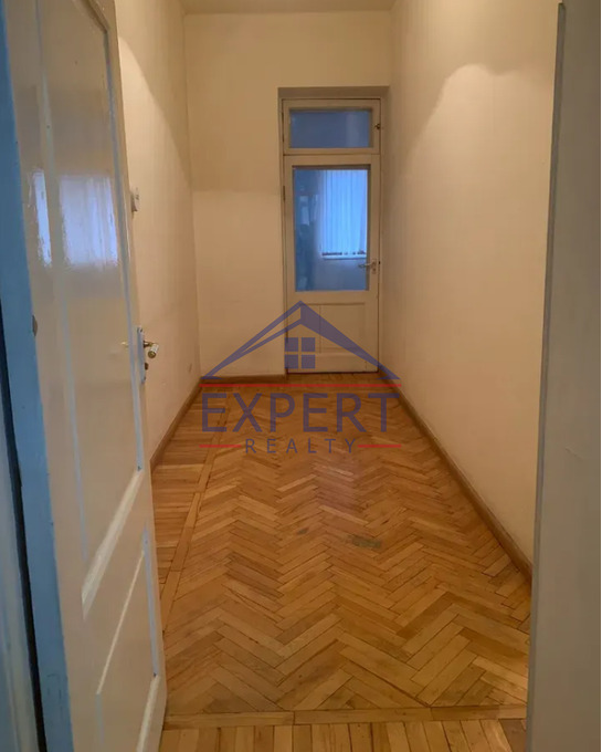 ԿԵՆՏՐՈՆ, ՄԱՇՏՈՑԻ ՊՈՂՈՏԱ, 3 ՍԵՆՅԱԿ