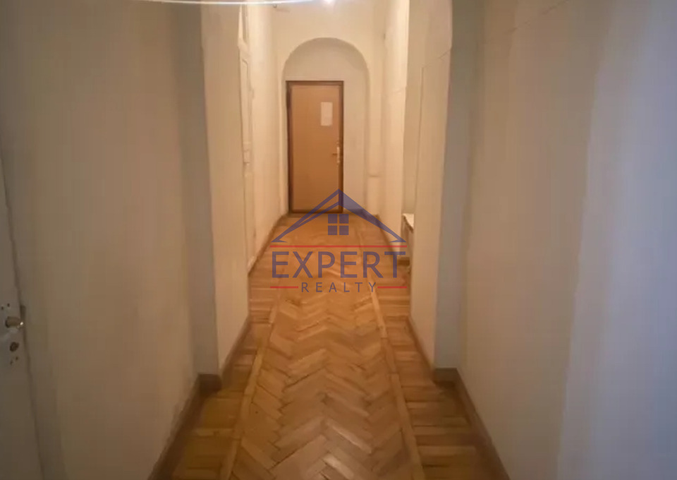ԿԵՆՏՐՈՆ, ՄԱՇՏՈՑԻ ՊՈՂՈՏԱ, 3 ՍԵՆՅԱԿ