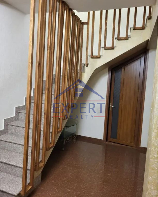 ԱՐԱԲԿԻՐ, ՍԵՎԱՍՏԱՊՈԼՅԱՆ ՓՈՂՈՑ, 4 ՍԵՆՅԱԿ