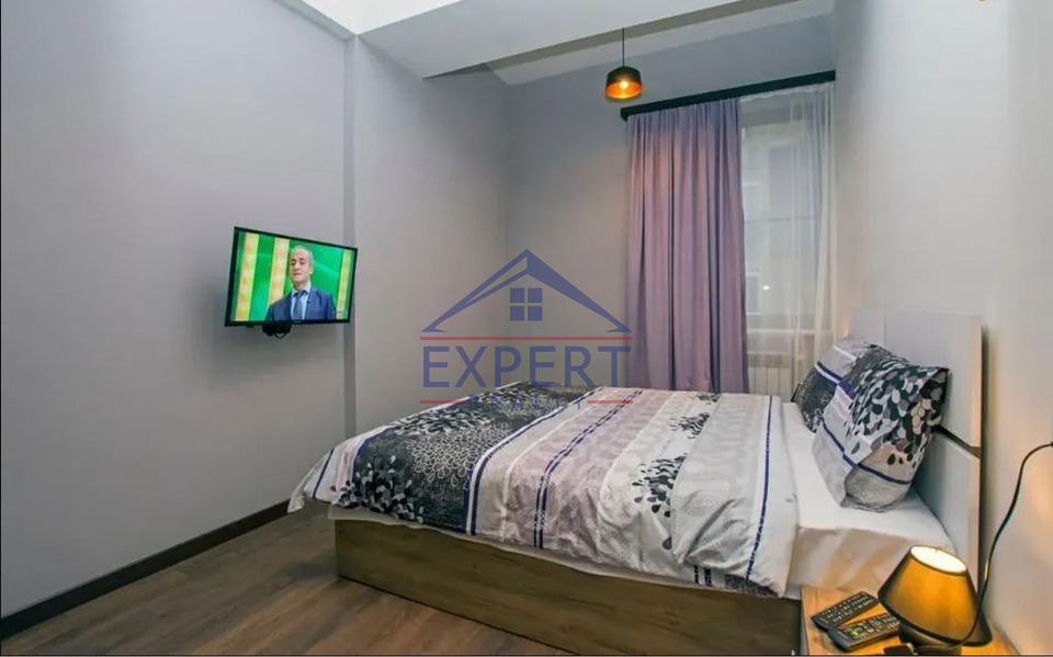 ԿԵՆՏՐՈՆ, ՊՈՒՇԿԻՆԻ ՓՈՂՈՑ, 2 ՍԵՆՅԱԿ