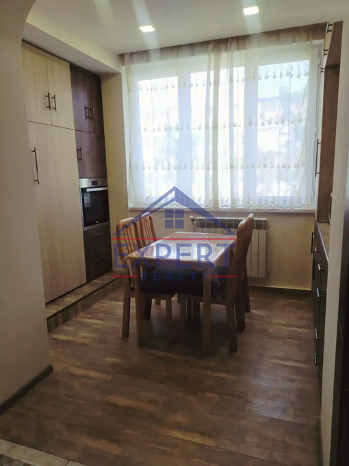 ԿԵՆՏՐՈՆ, ԱԲՈՎՅԱՆ ՓՈՂՈՑ, 3 ՍԵՆՅԱԿ