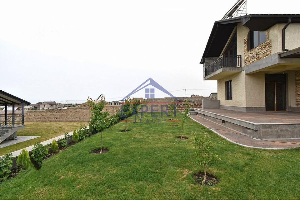 ՎԱՀԱԳՆԻ ԹԱՂԱՄԱՍ, 4 ՍԵՆՅԱԿ