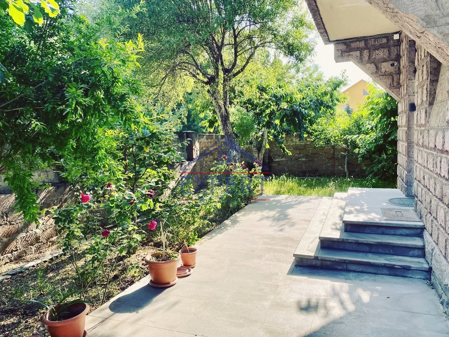 ԿԵՆՏՐՈՆ, ՏԻԳՐԱՆ ՄԵԾԻ ՊՈՂՈՏԱ, 4 ՍԵՆՅԱԿ