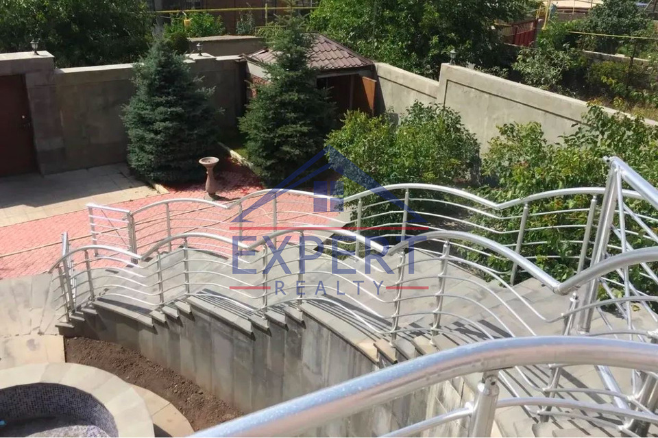 ՆՈՐՔ ՄԱՐԱՇ, ՆՈՐՔԻ 2-ՐԴ ՓՈՂՈՑ, 2 ՀԱՐԿԱՆԻ ԱՌԱՆՁՆԱՏՈՒՆ