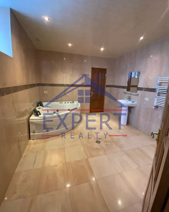 ՆՈՐՔ ՄԱՐԱՇ, ՆՈՐՔԻ 2-ՐԴ ՓՈՂՈՑ, 2 ՀԱՐԿԱՆԻ ԱՌԱՆՁՆԱՏՈՒՆ