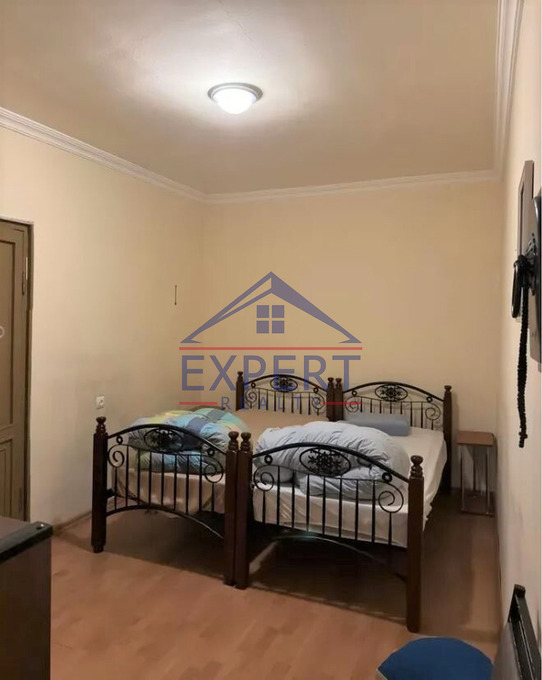 ԿԵՆՏՐՈՆ, ՍԱՅԱԹ-ՆՈՎԱ ՊՈՂՈՏԱ, 3 ՍԵՆՅԱԿ