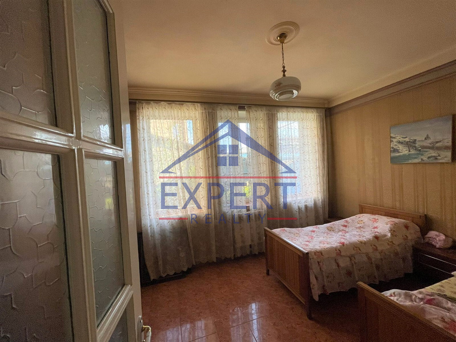 ՆՈՐՔ ՄԱՐԱՇ, ԱՐՄԵՆԱԿ ԱՐՄԵՆԱԿՅԱՆ ՓՈՂՈՑ, 8 ՍԵՆՅԱԿ