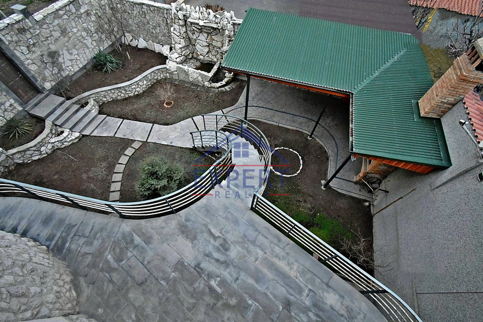ՄԱԼԱԹԻԱ ՍԵԲԱՍՏԻԱ, ՆՈՅ ԹԱՂԱՄԱՍ, 8+ ՍԵՆՅԱԿ