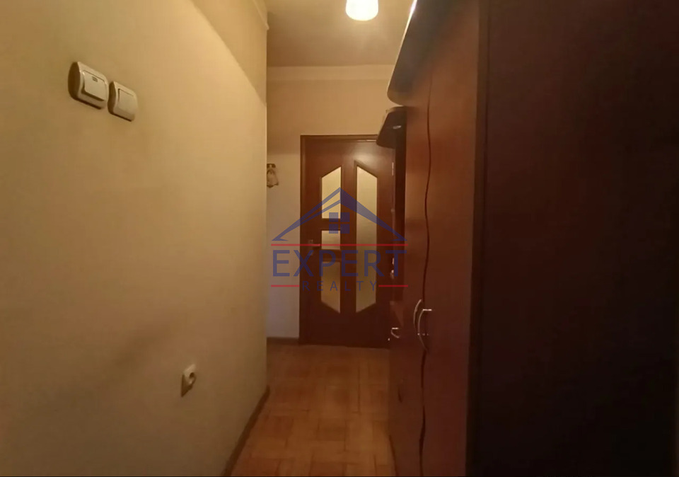 ԱՐԱԲԿԻՐ, ԿՈՄԻՏԱՍ, 3 ՍԵՆՅԱԿ