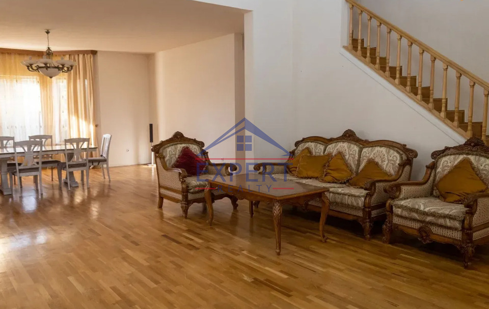 ԱՋԱՓՆՅԱԿ, ՎԱՀԱԳՆԻ ԹԱՂԱՄԱՍ, 5 ՍԵՆՅԱԿ