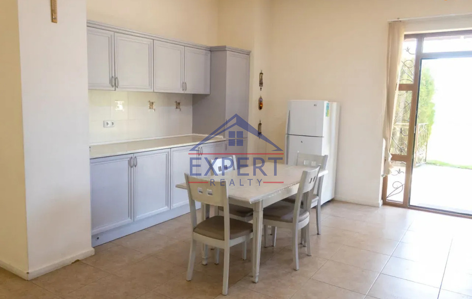 ԱՋԱՓՆՅԱԿ, ՎԱՀԱԳՆԻ ԹԱՂԱՄԱՍ, 5 ՍԵՆՅԱԿ