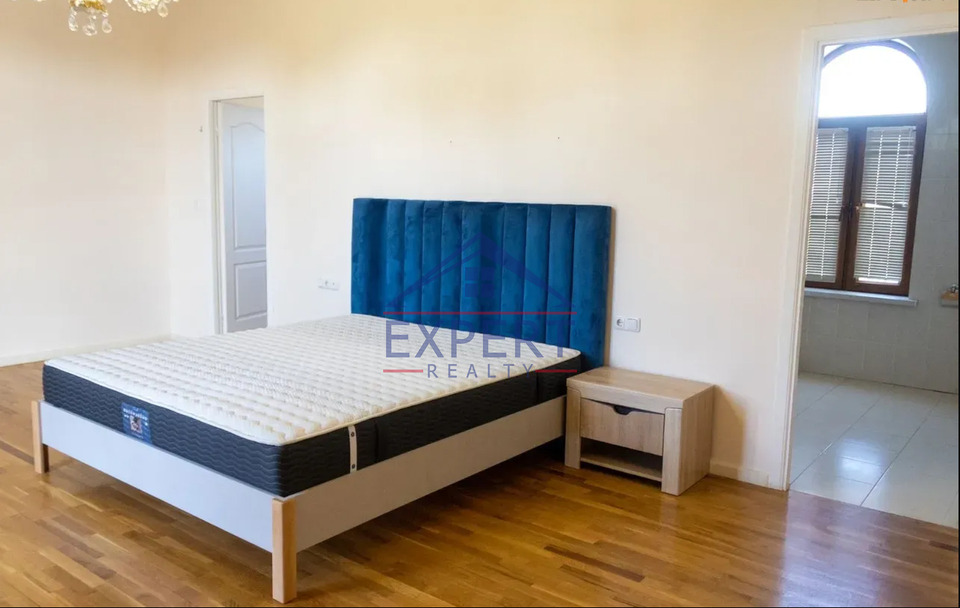 ԱՋԱՓՆՅԱԿ, ՎԱՀԱԳՆԻ ԹԱՂԱՄԱՍ, 5 ՍԵՆՅԱԿ