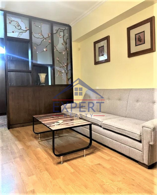 ԿԵՆՏՐՈՆ, ՆԱԼԲԱՆԴՅԱՆ ՓՈՂՈՑ, 3 ՍԵՆՅԱԿ