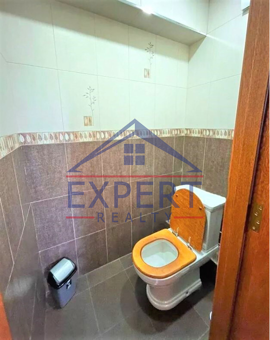 ԿԵՆՏՐՈՆ, ՆԱԼԲԱՆԴՅԱՆ ՓՈՂՈՑ, 3 ՍԵՆՅԱԿ